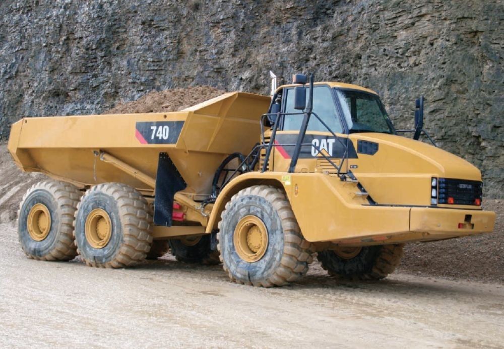Articulated CAT 740
